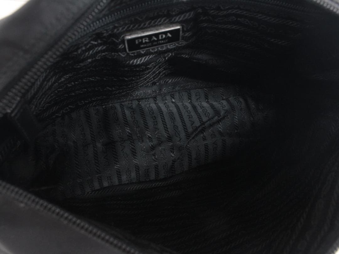 ▲PRADA/プラダ ナイロンショルダーバッグ 三角プレート メッセンジャー