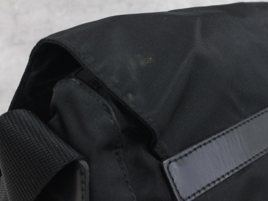 ▲PRADA/プラダ ナイロンショルダーバッグ 三角プレート メッセンジャー