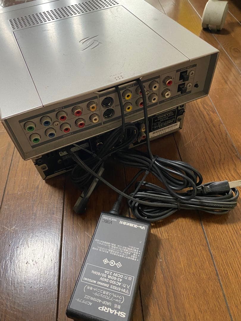 ホームシアターシステム　プロジェクター　アンプ