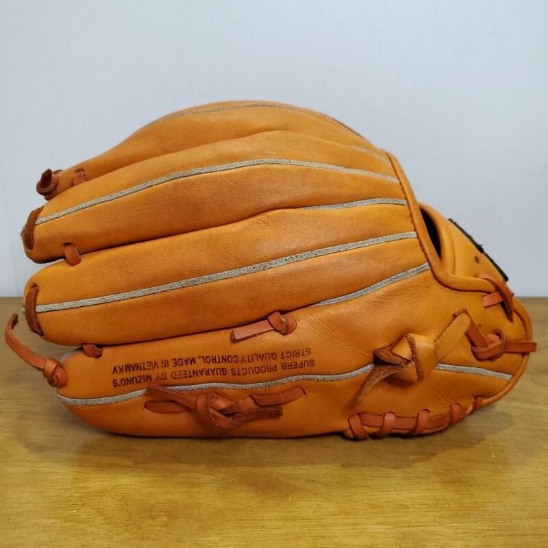 ミズノ MIZUNO 新井貴浩モデル 阪神時代 良品 内野用 軟式グローブ