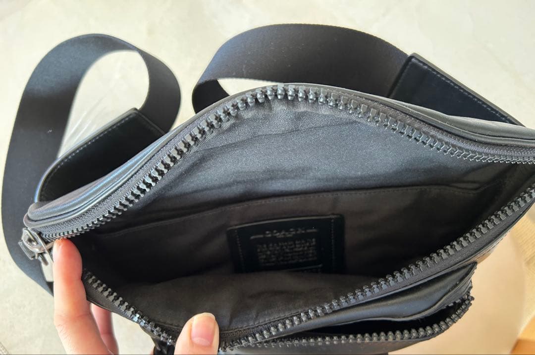 COACH ボディバッグ ブラック レザー