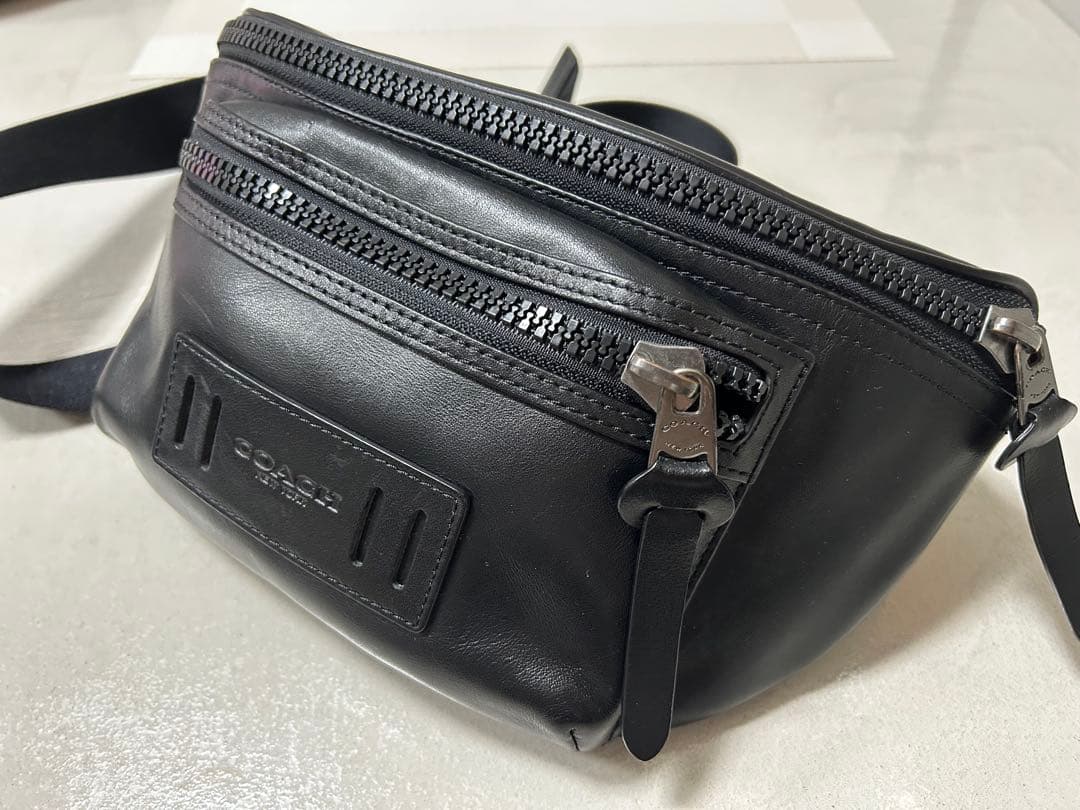 COACH ボディバッグ ブラック レザー