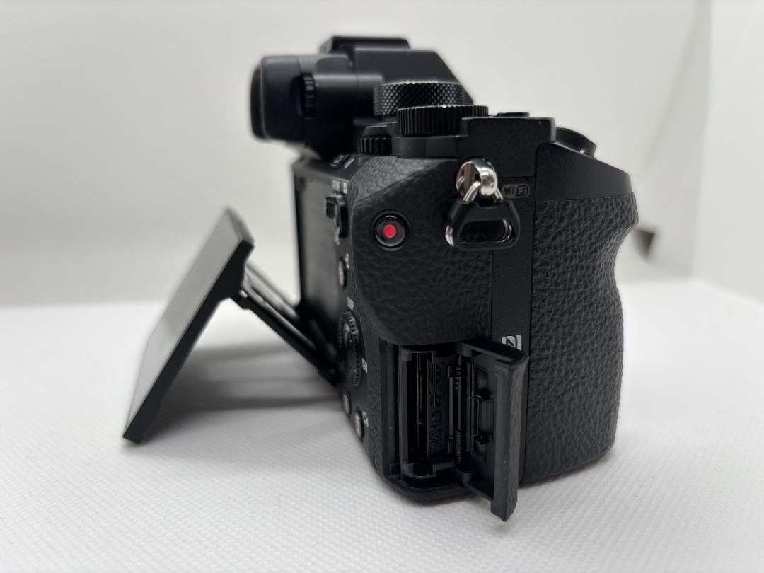 【実用品】ソニー SONY α7R Ⅱ (ショット数66,352枚)