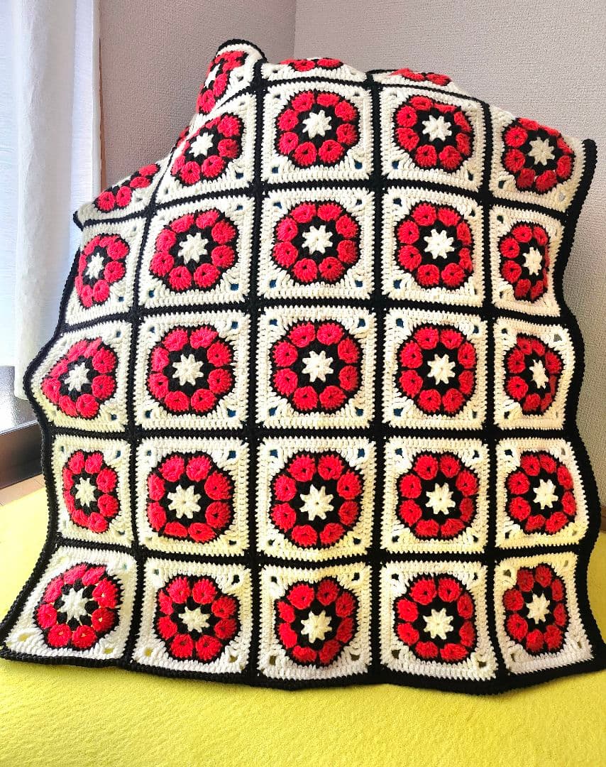 ブランケット　膝掛け　マルチカバー　グラニースクエア　手編み　レトロポップ