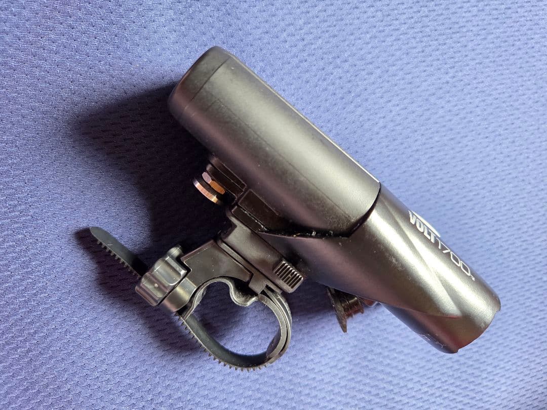 CAT　EYE　VOLT1700 ダブルLEDライト