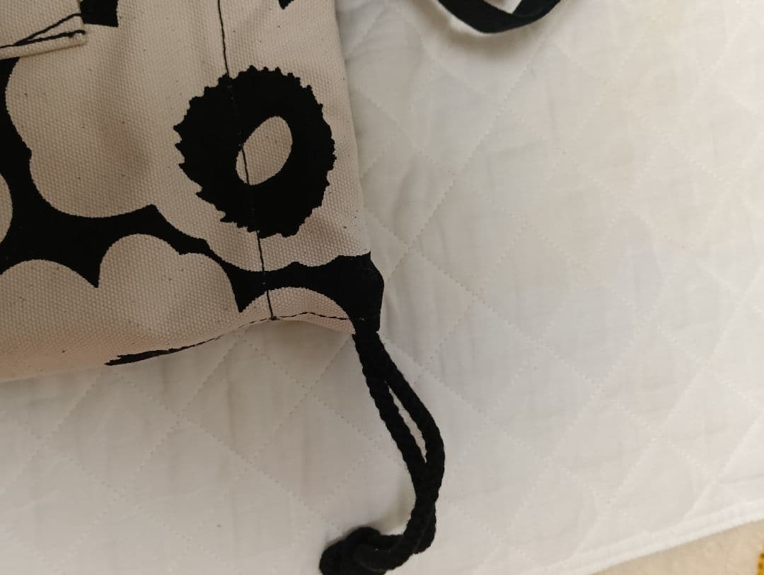 新品未使用マリメッコ モノシティビッグウニッコトート バッグ