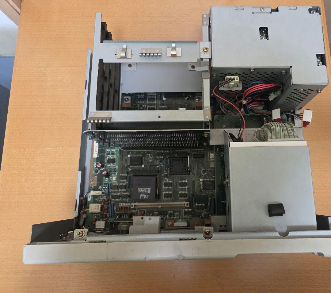 ジャンク品　NEC PC-9801DA/U2　本体のみ