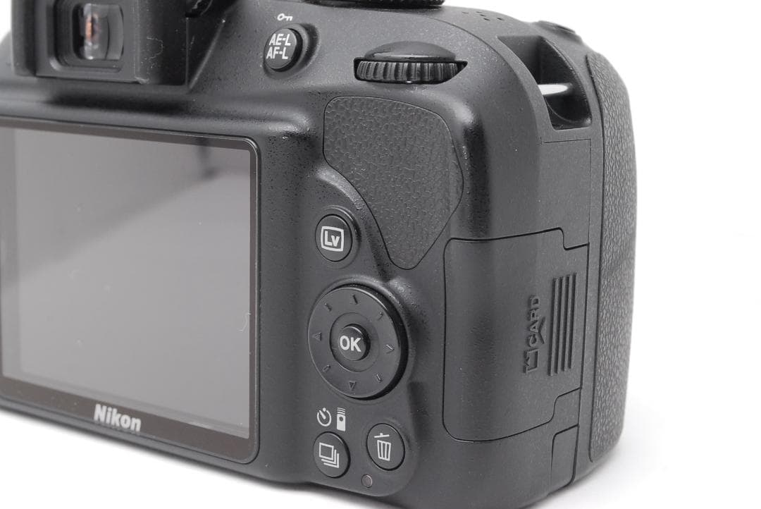 【使用感少美品】ダブルレンズ　Nikon D3300　スマホ転送　動画も撮れる