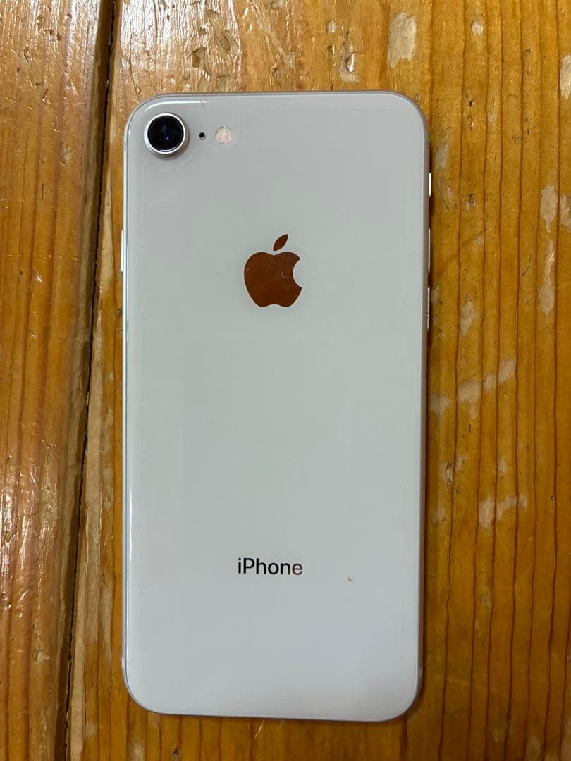 Apple iPhone 8 64GB ホワイト 本体