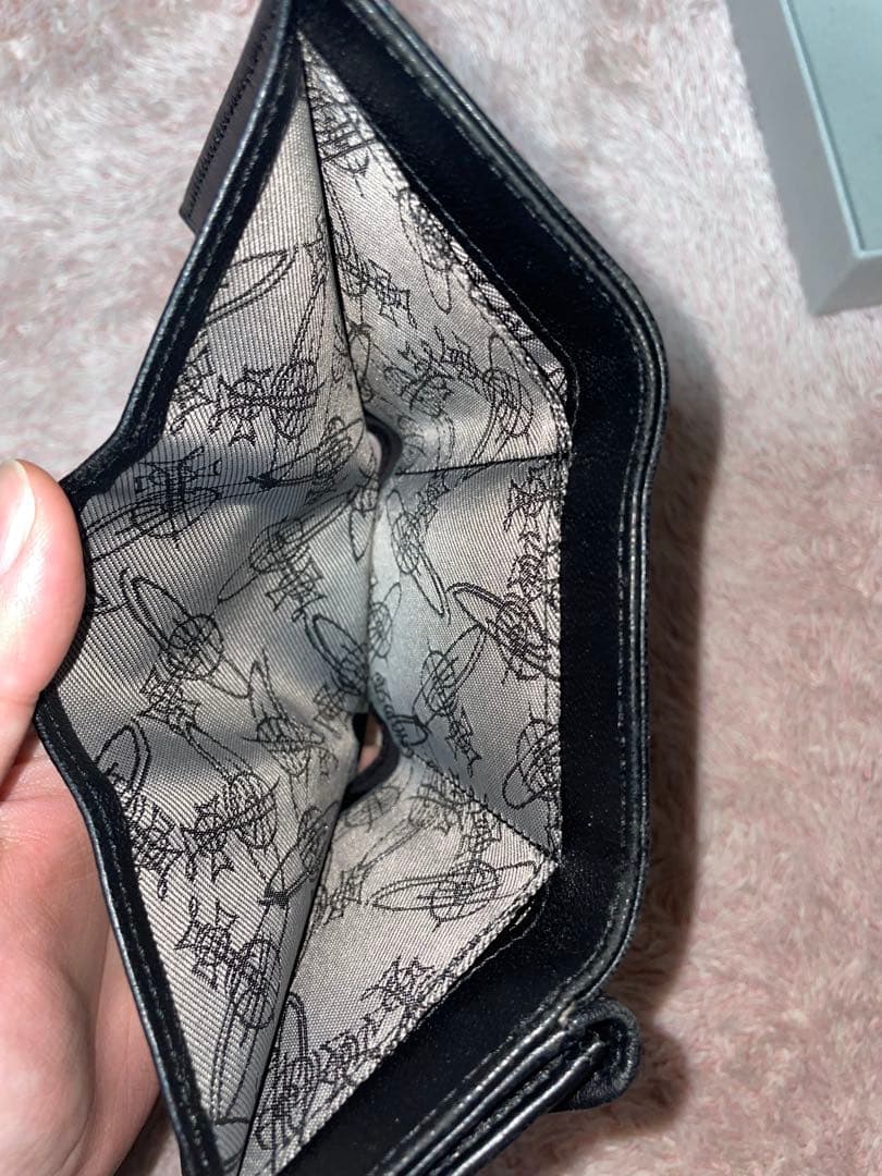 ヴィヴィアン　三つ折り財布　黒　ブラック