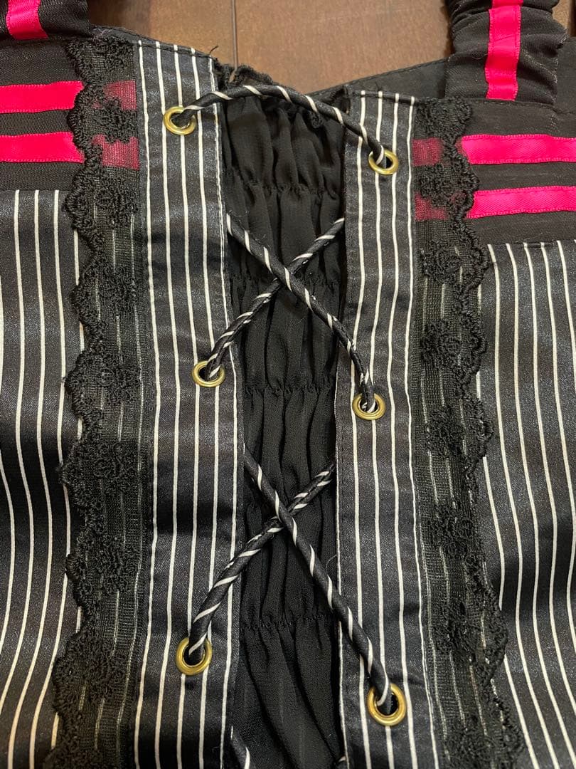 超希少GLAMOROUS JANEストライプ黒×ピンクキャミソールリボン編み上げ