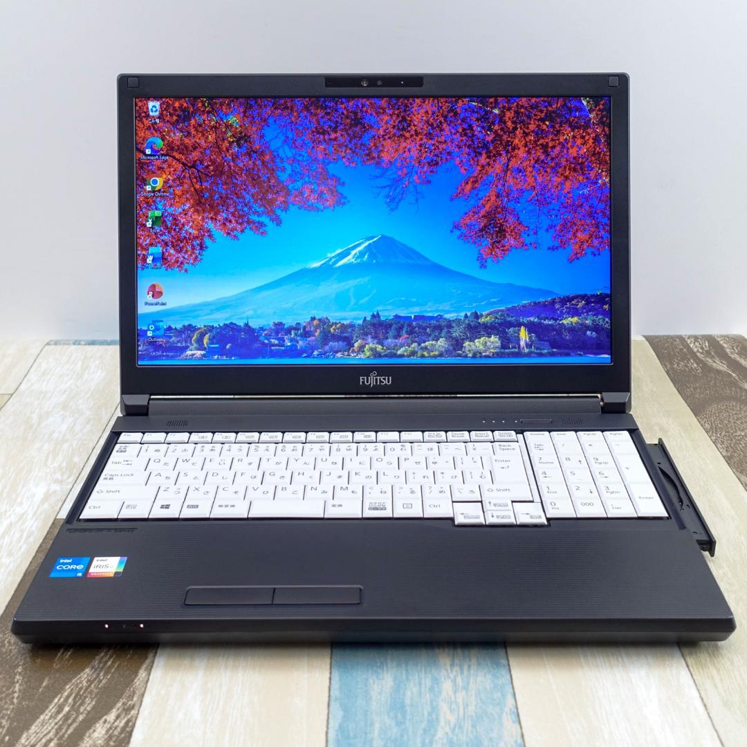 美品で神速の２０２３年製✨１２世代ｉ５に超高速新品ＳＳＤ５１２ＧＢ＆大容量メモリ