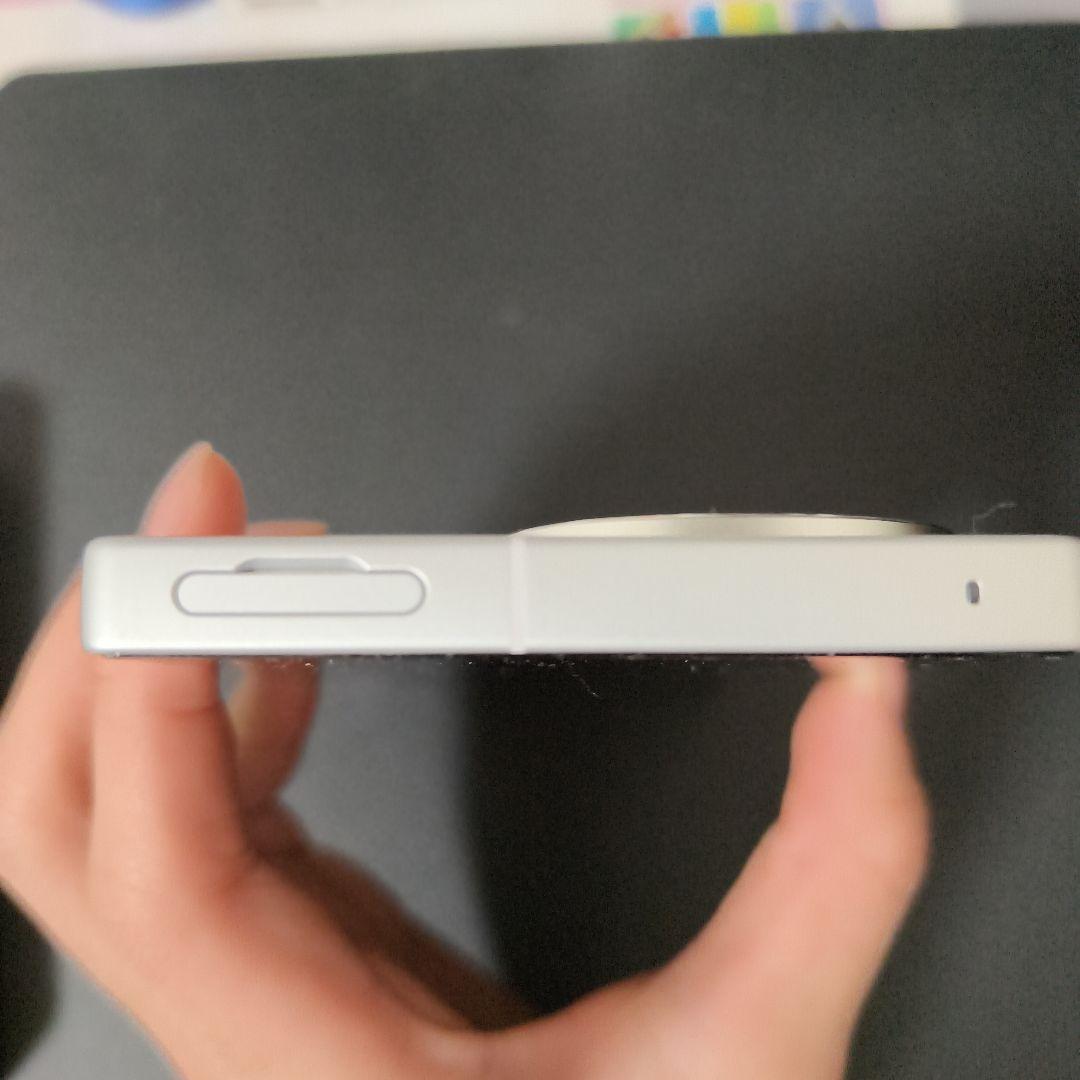 【極美品】AQUOS R9 SIMフリー版 ホワイト 12+256GB