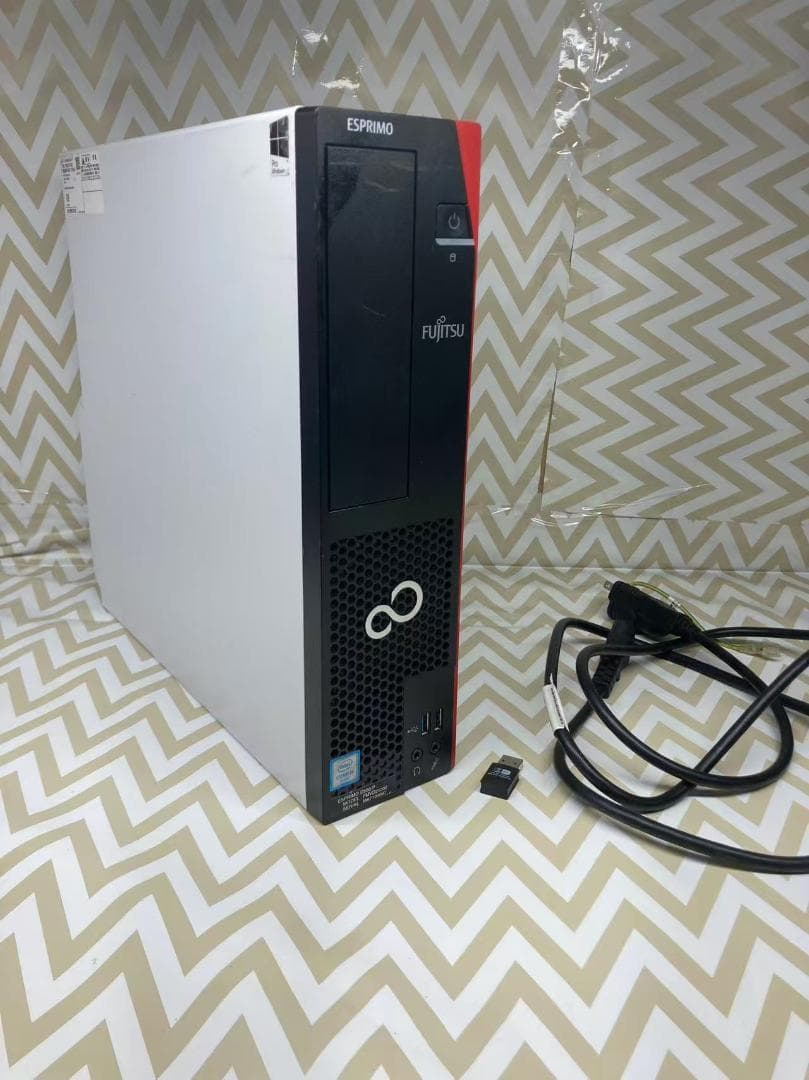 ESPRIMO D586 i5 第6世代 8GB 256GB　モニター別売り