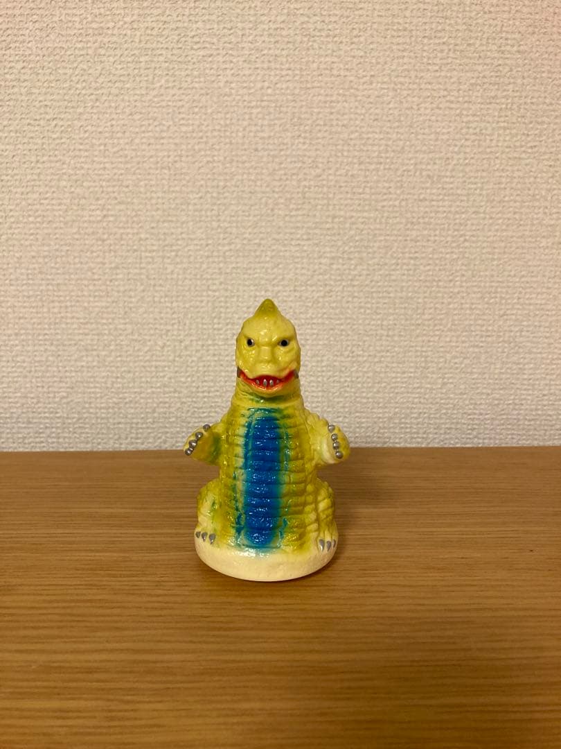 M1号　レッドキング　貯金箱