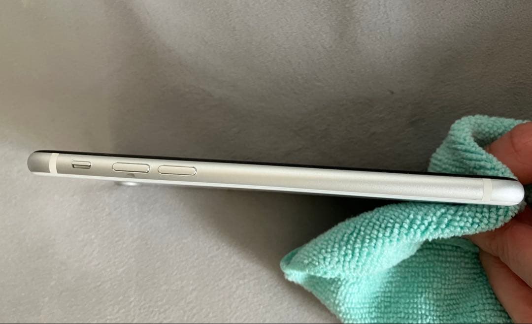 【美品】Apple iPhone SE (第2世代) PRODUCT