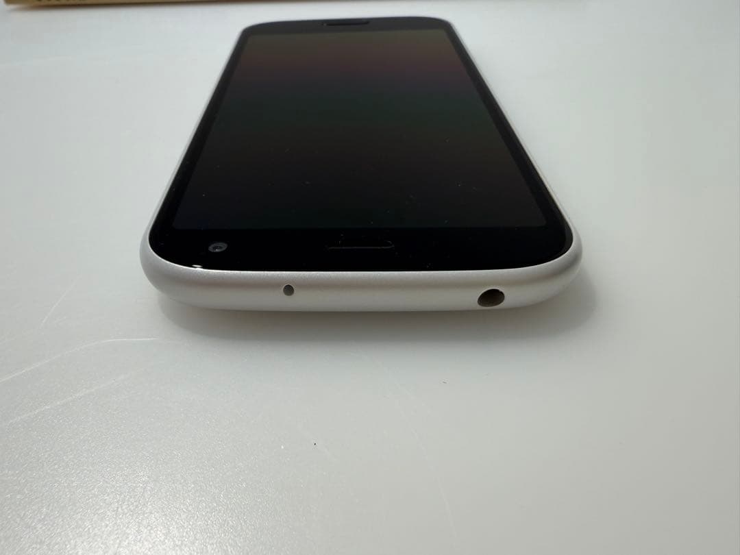 ■【中古】FCNT らくらくスマートフォン　F-52B