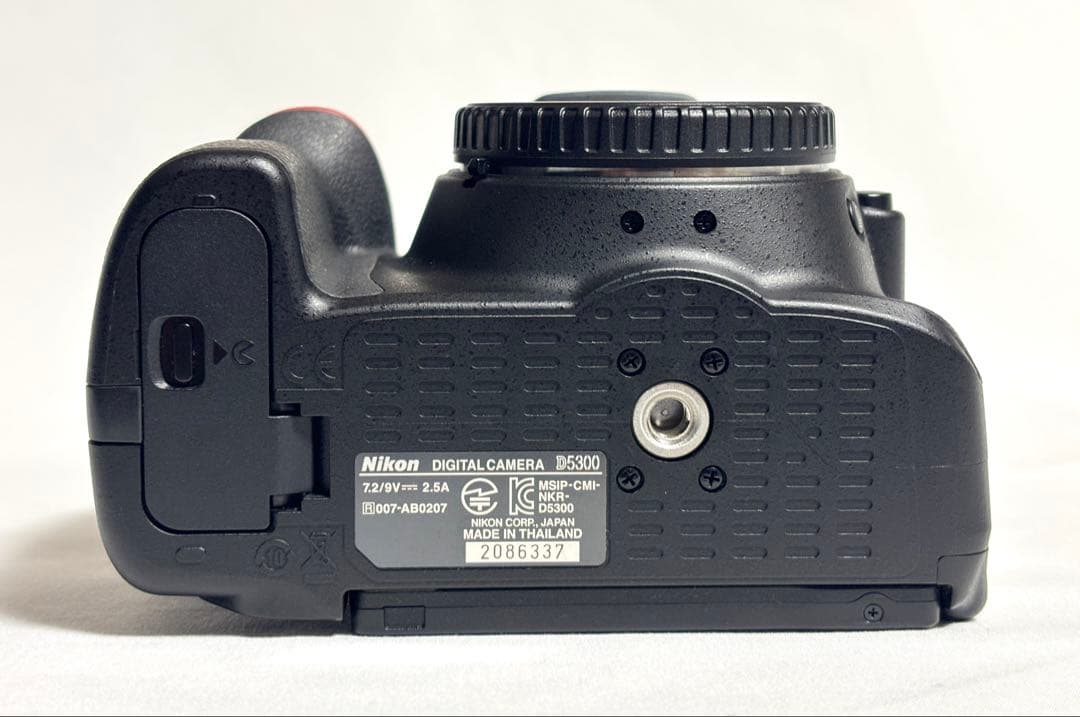 【ほぼ新品 元箱付き 付属品多数】 Nikon D5300 レンズキット