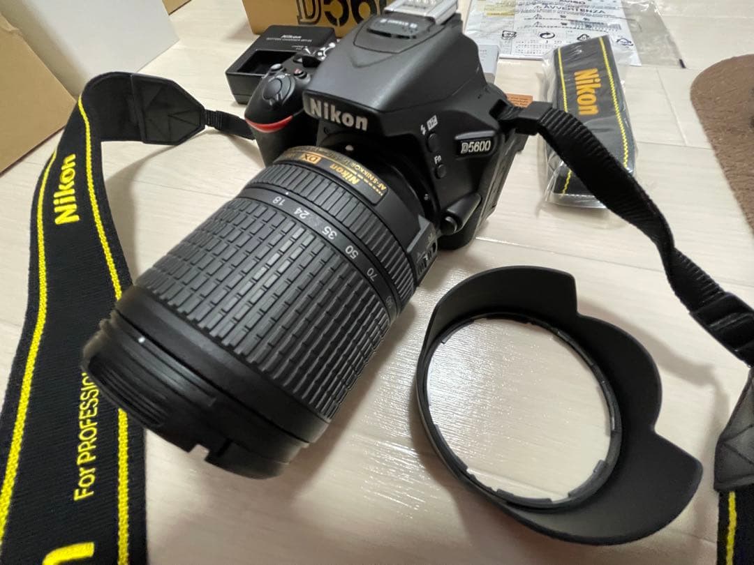 Nikon ニコン　Ｄ5600 超美品　オプション多数付き