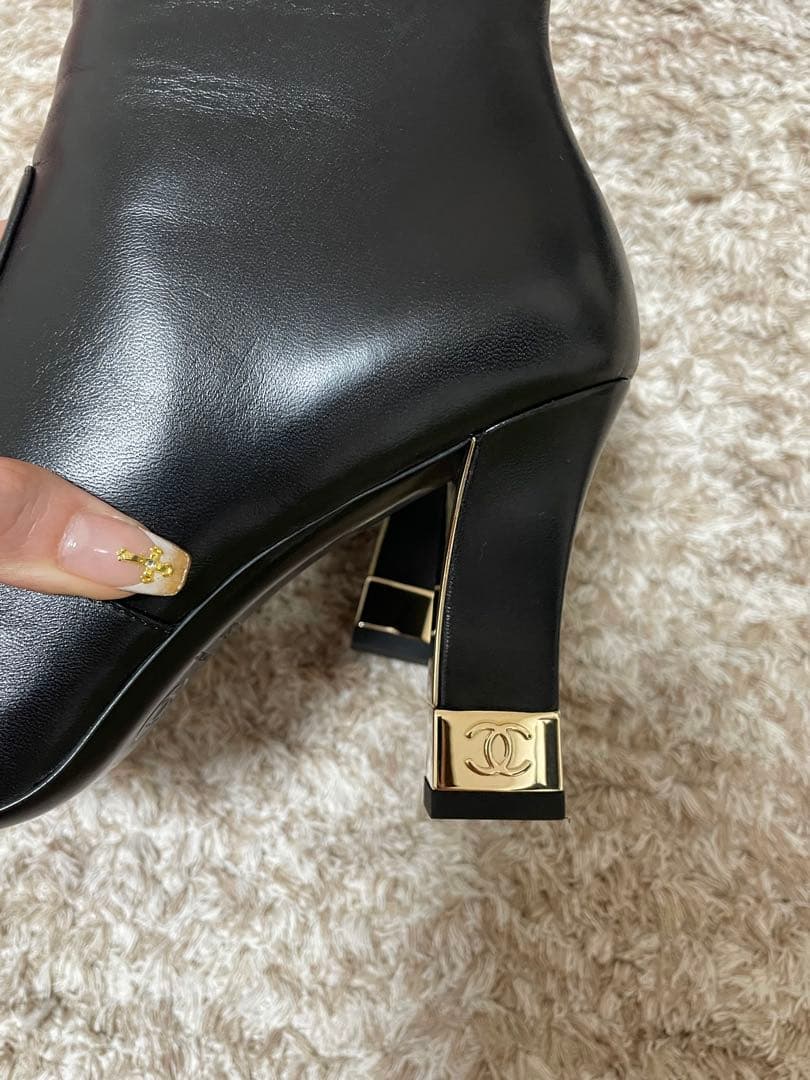 (新品)CHANEL ccロゴ レザー ショートブーツ