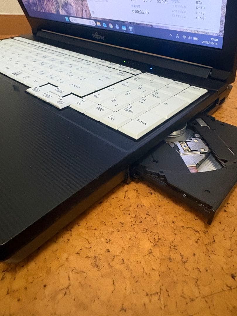 ジャンク 動作品 富士通 ノートPC A577/RX 24時間以内発送