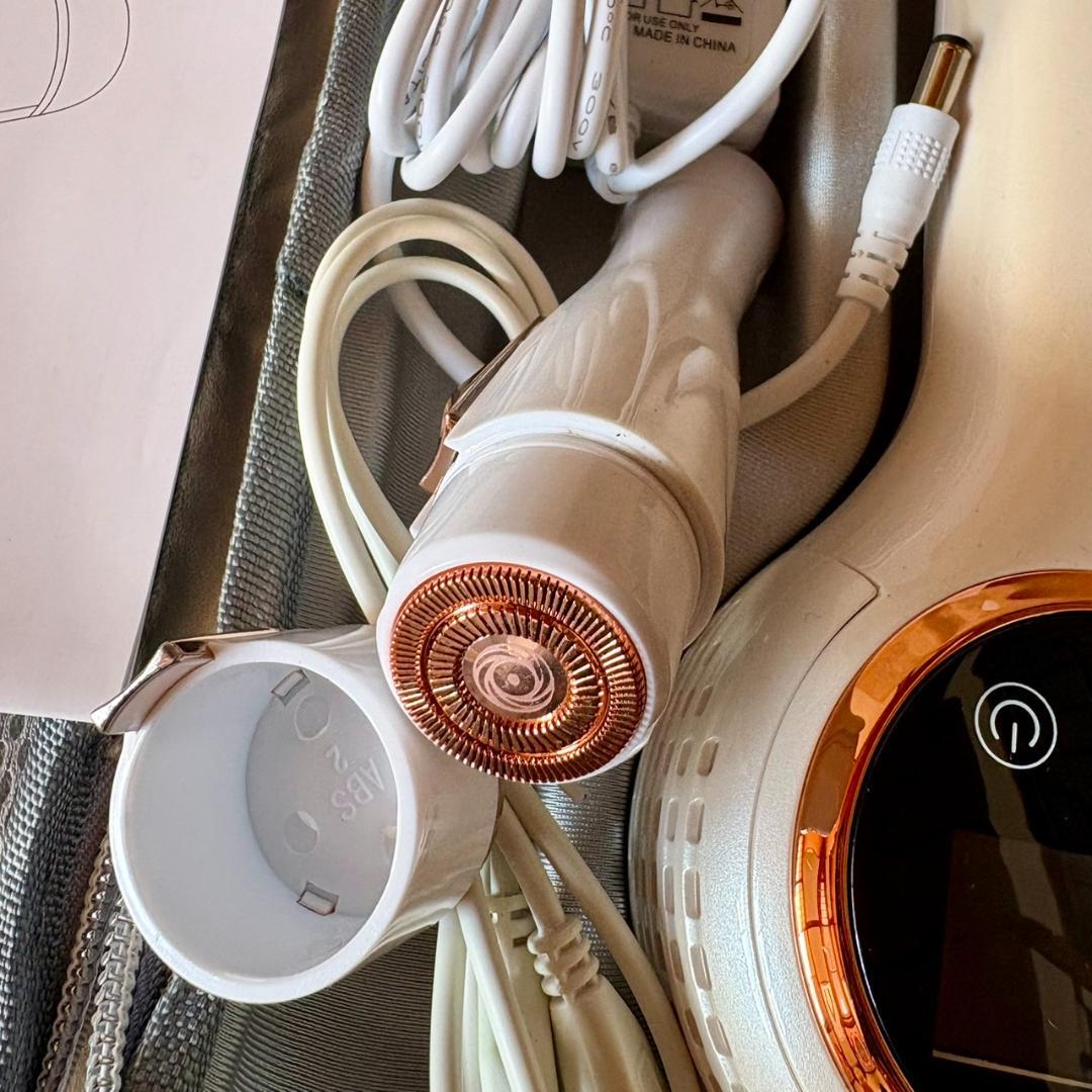 【在庫売り尽くし☆大特価】サロンレベルの脱毛体験 冷却機能付き IPL光脱毛器