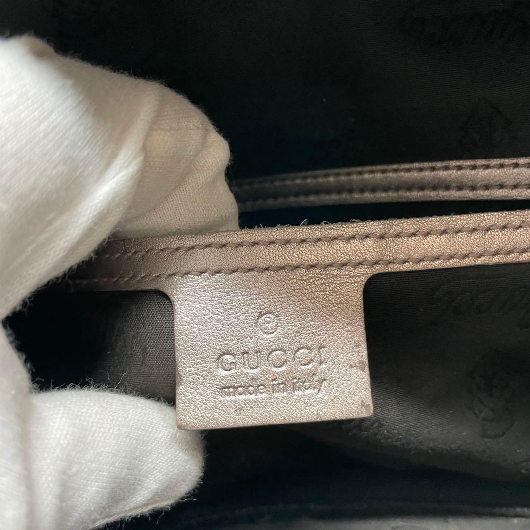 ポ*ポ様 GUCCI シルバー ボディバッグ