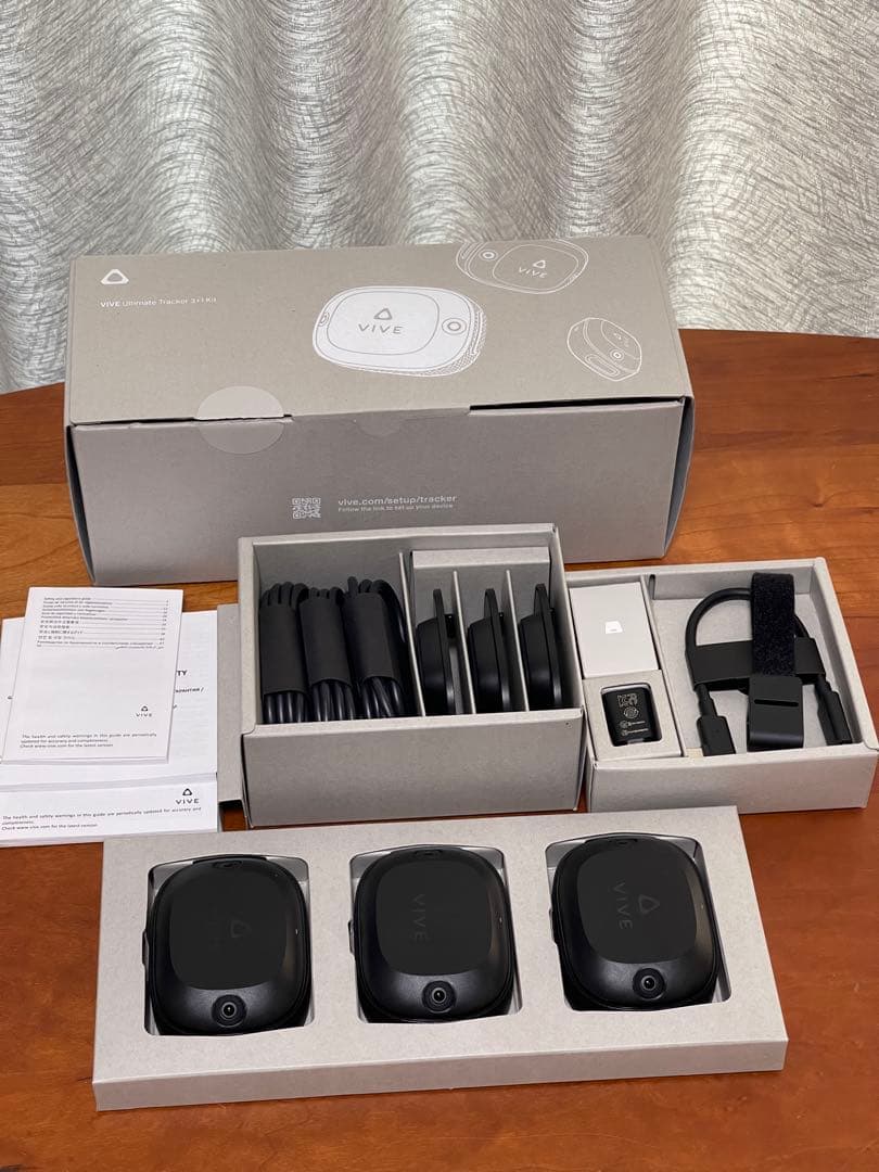 美品 VIVE Ultimate トラッカー 3+1 Kit HTC VR