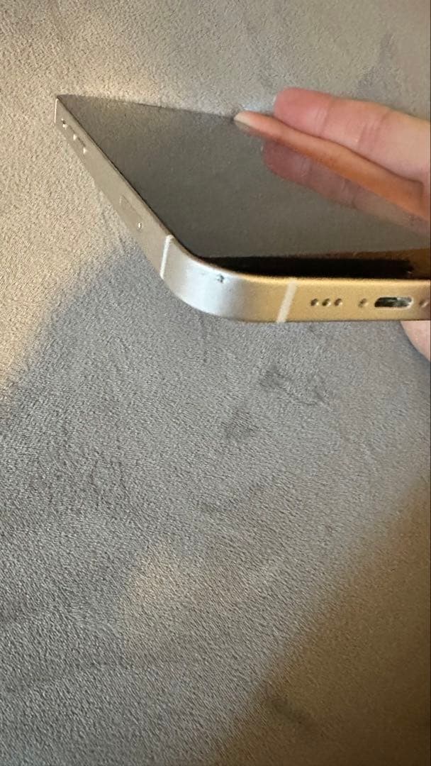 【ジャンク品】iPhone 14 本体 背面ひび割れあり　128GB