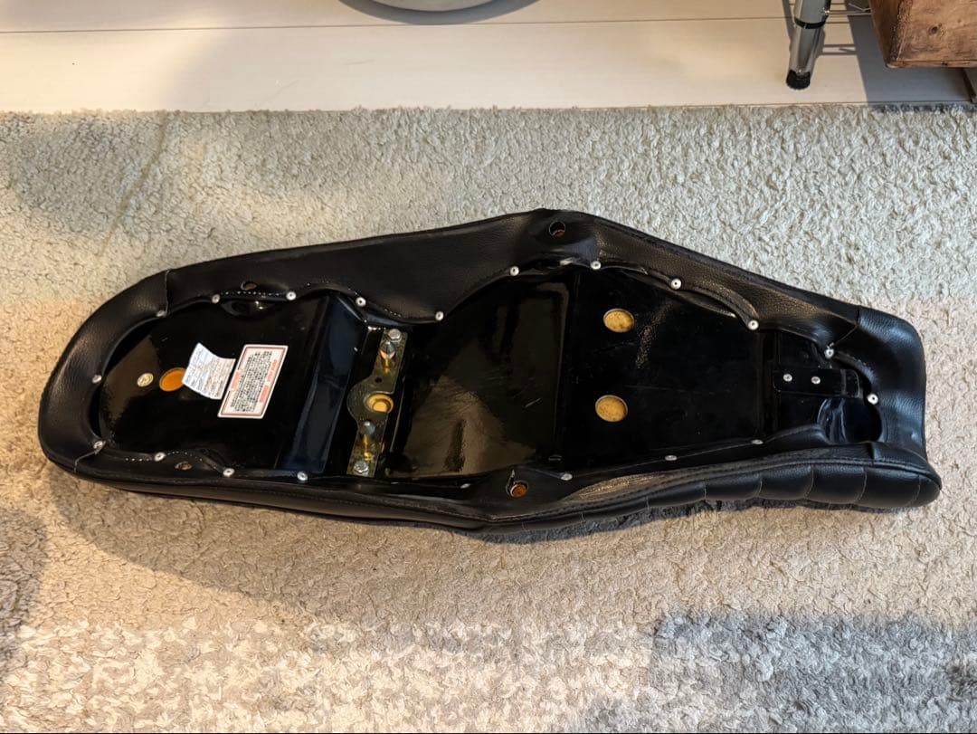 t*a様 w650 ナイトロヘッズシート 廃盤