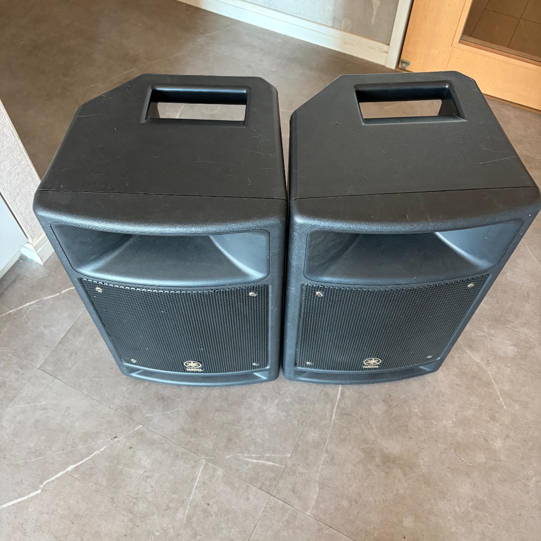 YAMAHAポータブルPAシステムとダイナミックマイクロフォン４本