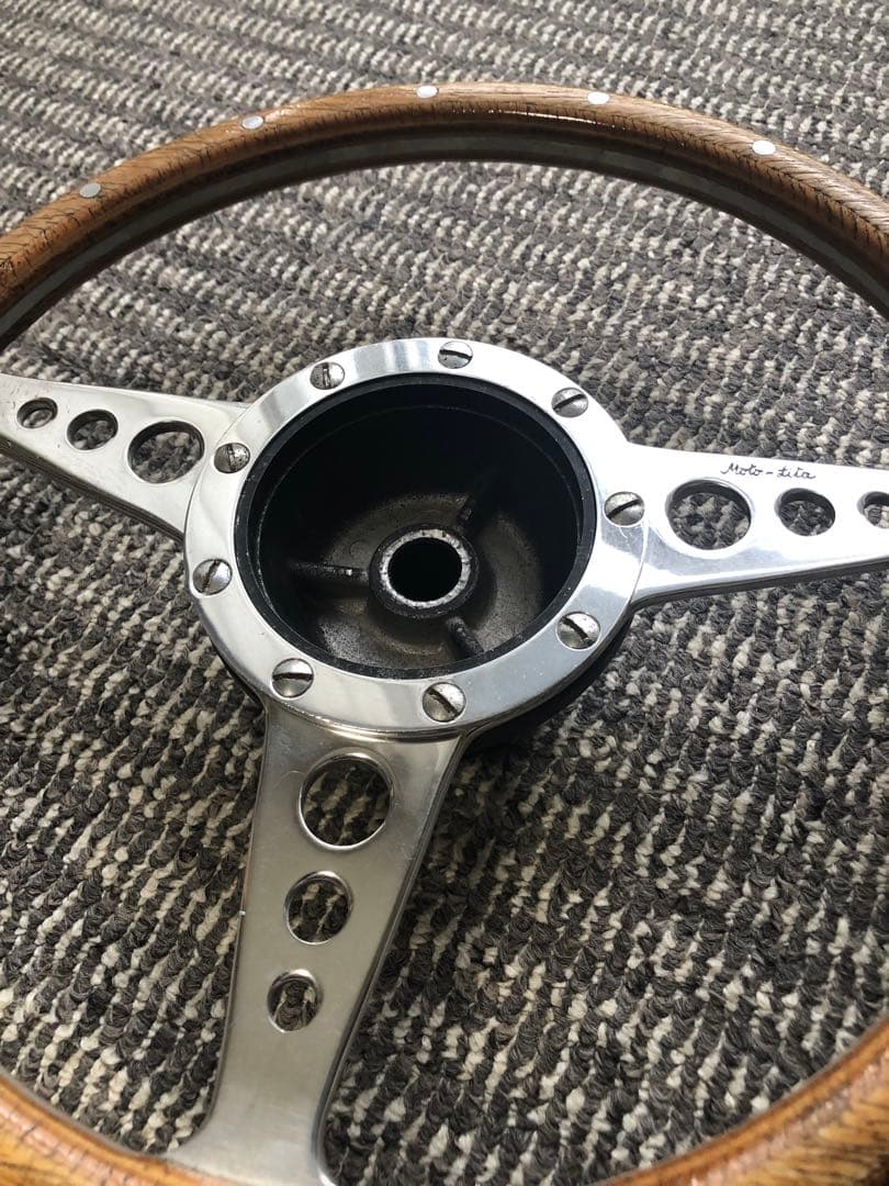 BMCミニ用ローバーミニ用モトリタステアリング330φフラットボス付。