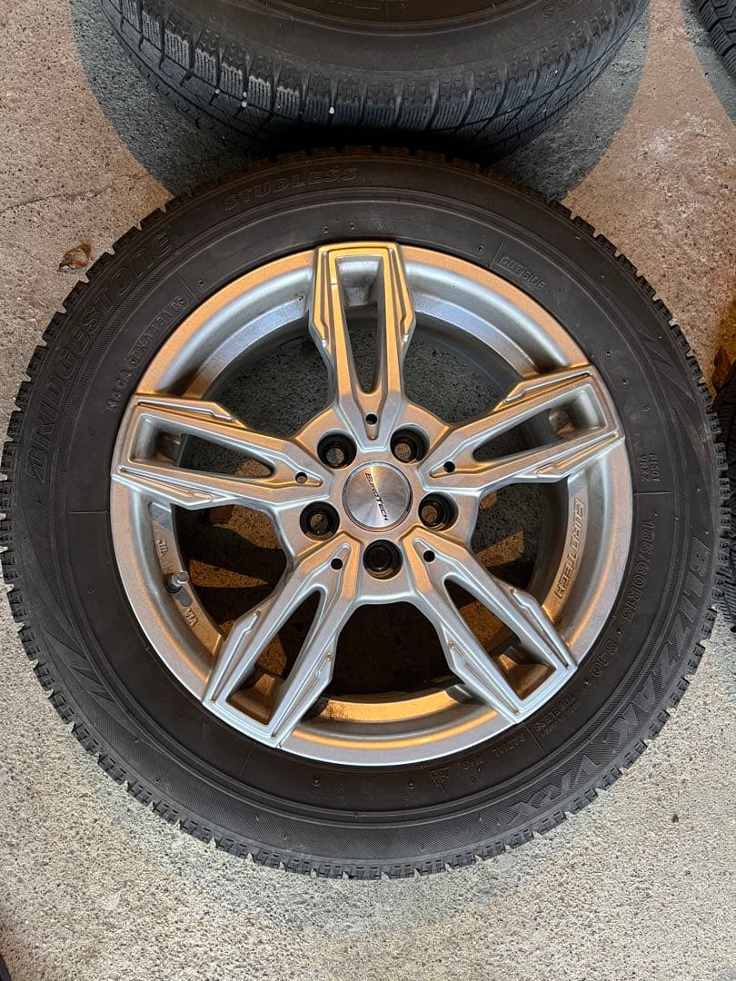 185/60r/15 スタッドレスタイヤホイール付5穴4本セット　ピレリ