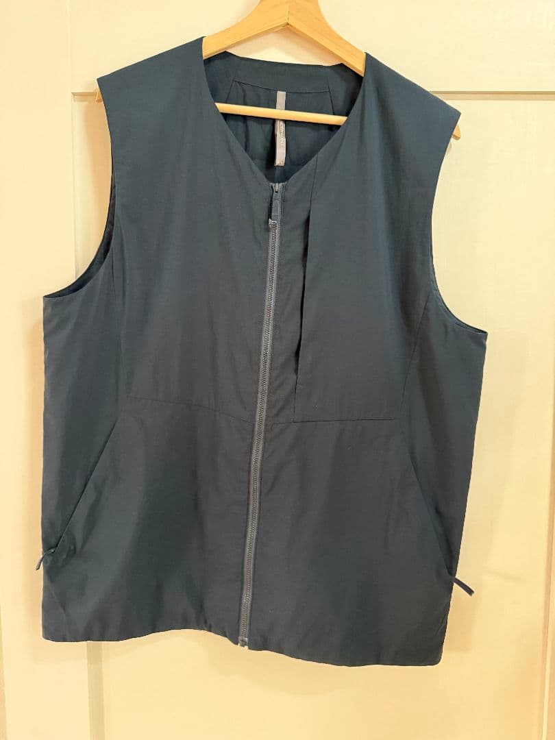 arcteryx veilance quoin vest navy Mサイズ
