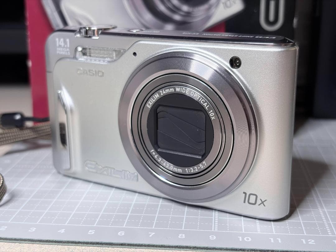 【美品】CASIO EXILIM EX-H15 シルバー 付属品付き