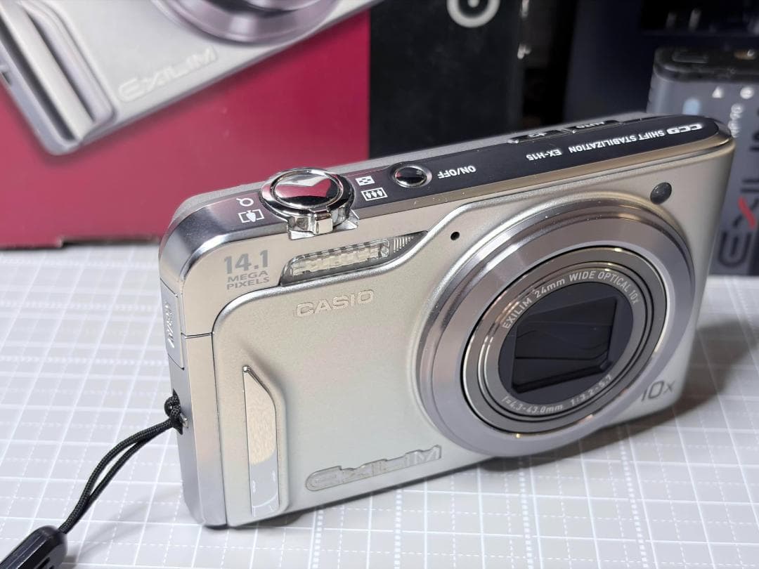 【美品】CASIO EXILIM EX-H15 シルバー 付属品付き