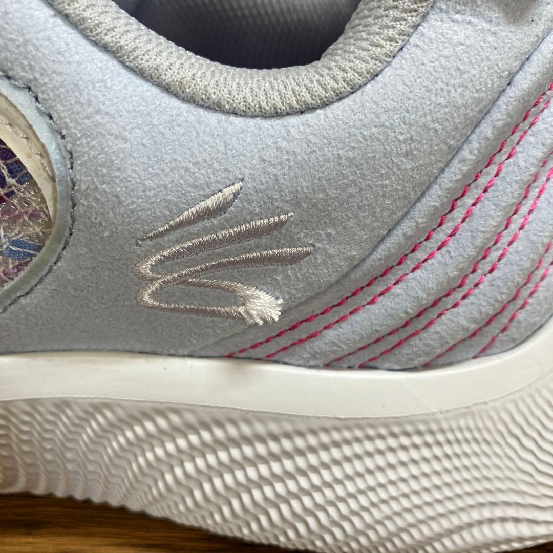 （K26044）★美品★ アンダーアーマー カリー フロー9 27.5㎝