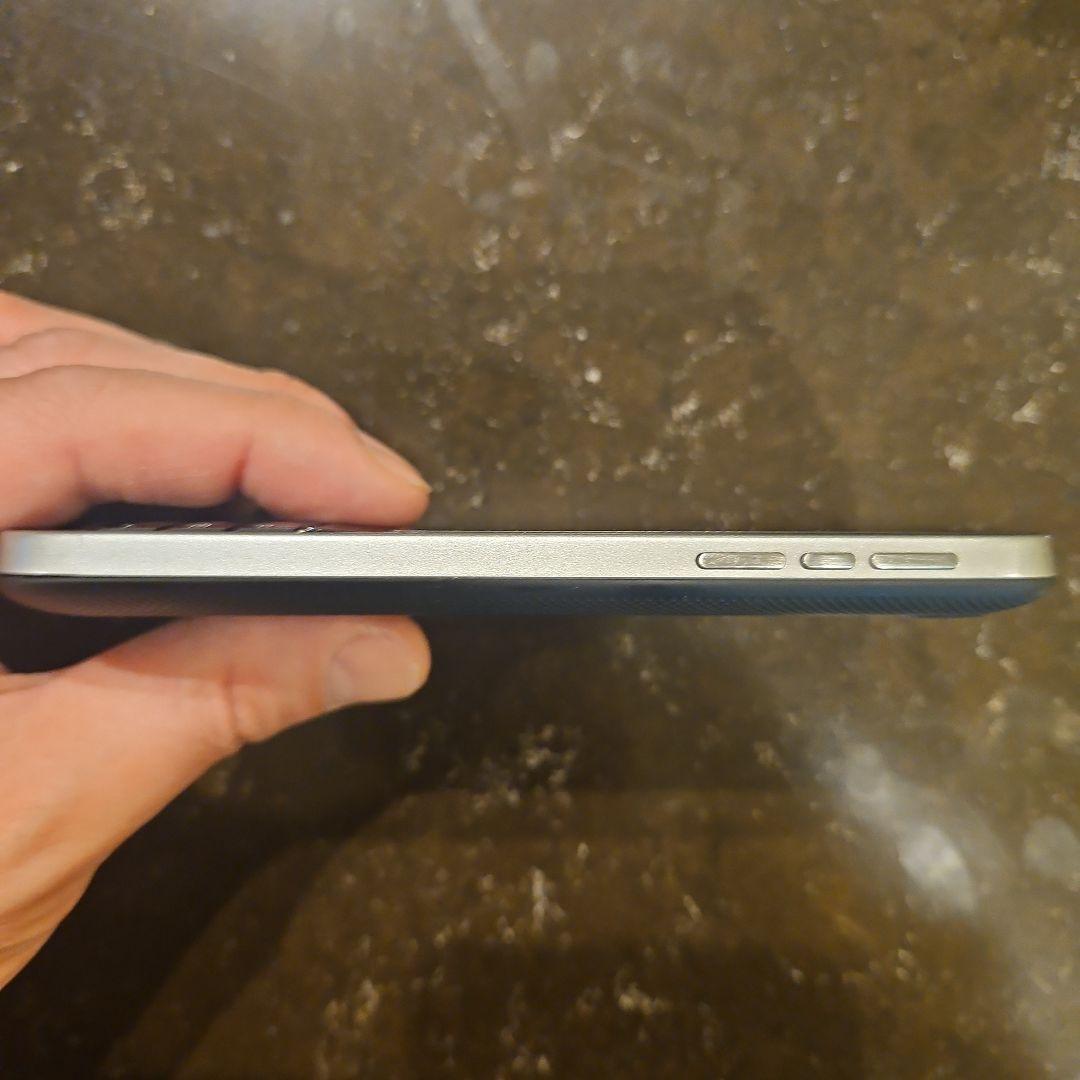 BlackBerry-Q25 zinwa Android14 ブラックケース付