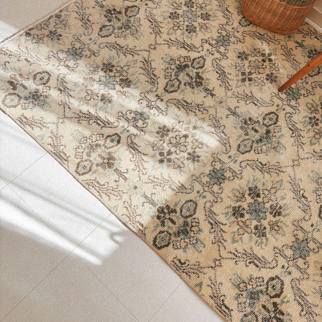 トルコ　ヴィンテージラグ　クリーム　グリーン　ブラウン　フローラル