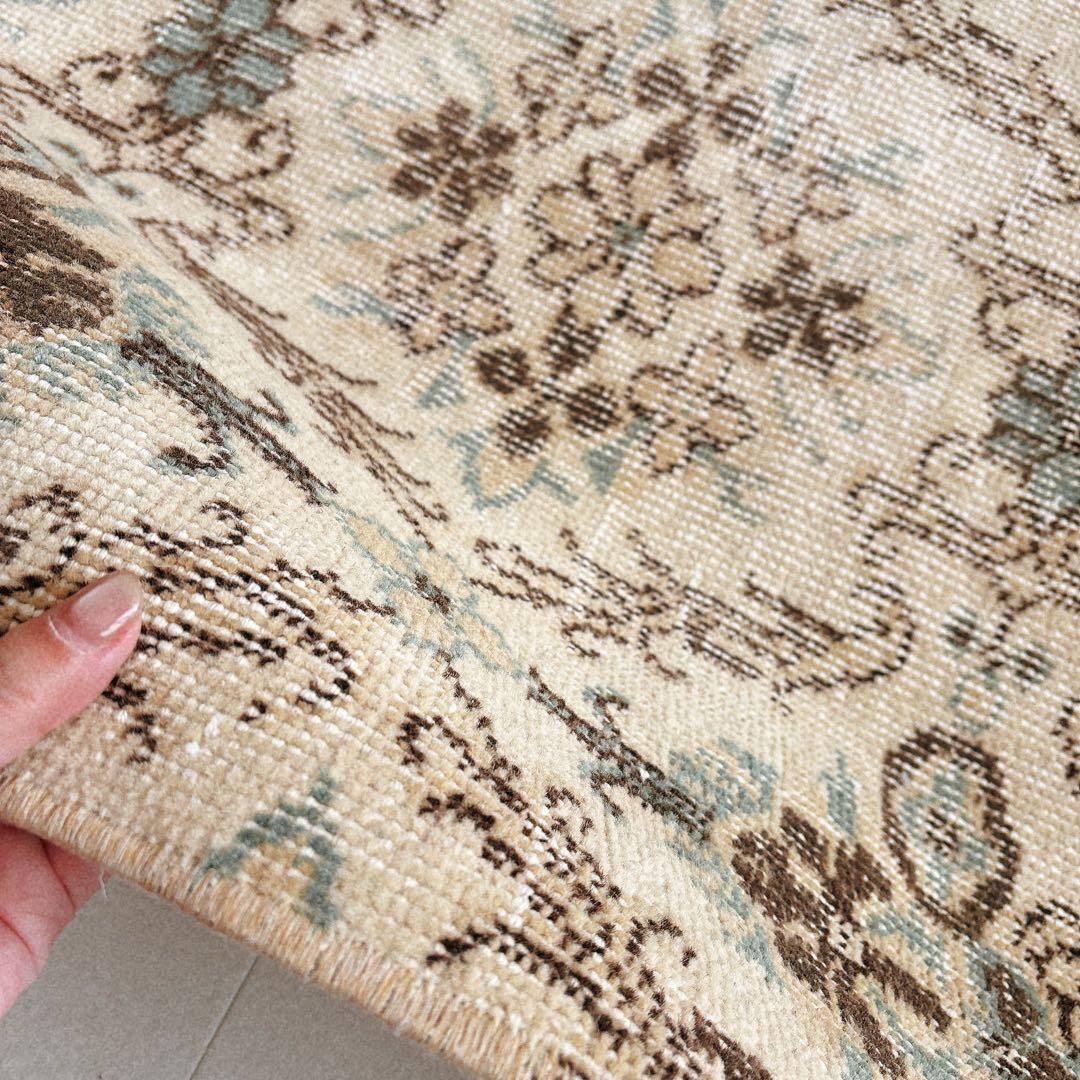 トルコ　ヴィンテージラグ　クリーム　グリーン　ブラウン　フローラル