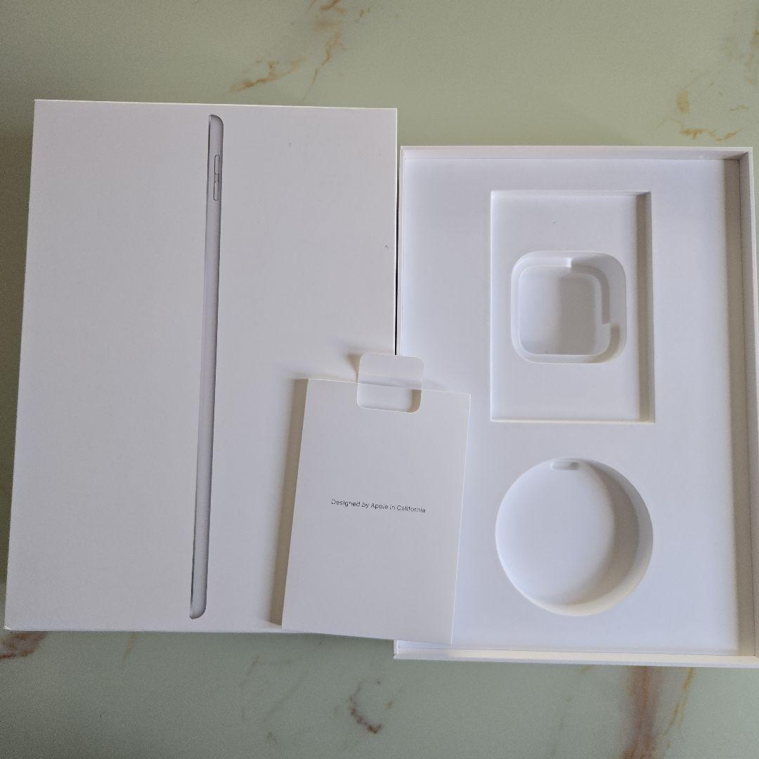 美品　iPad32GB 第7世代　シルバー　wifi+Cellular 箱付き