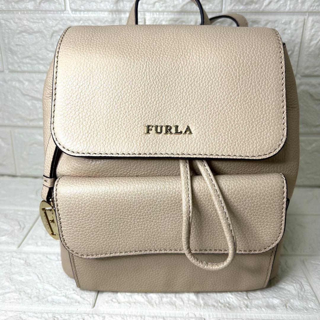 k*3様 【新品同様】FURLA リュック レザー 巾着 ベージュ