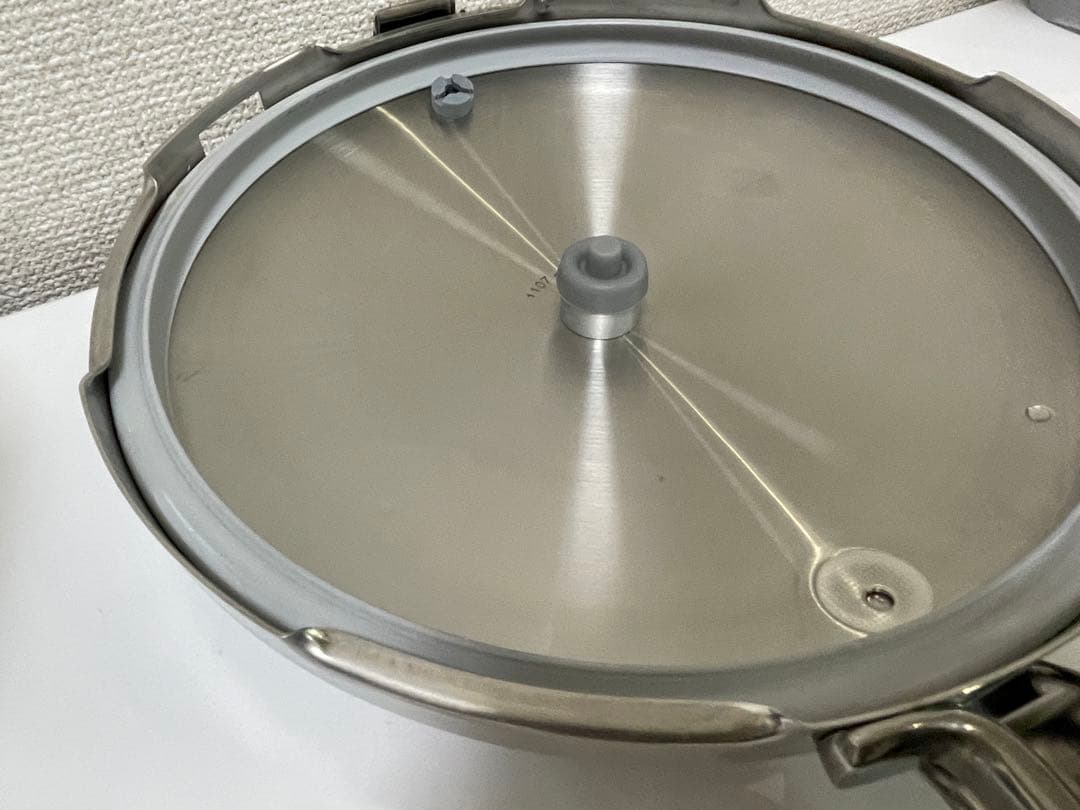 【現状品】パーフェクトキッチン 圧力鍋5リットル （フタ/本体)のみ