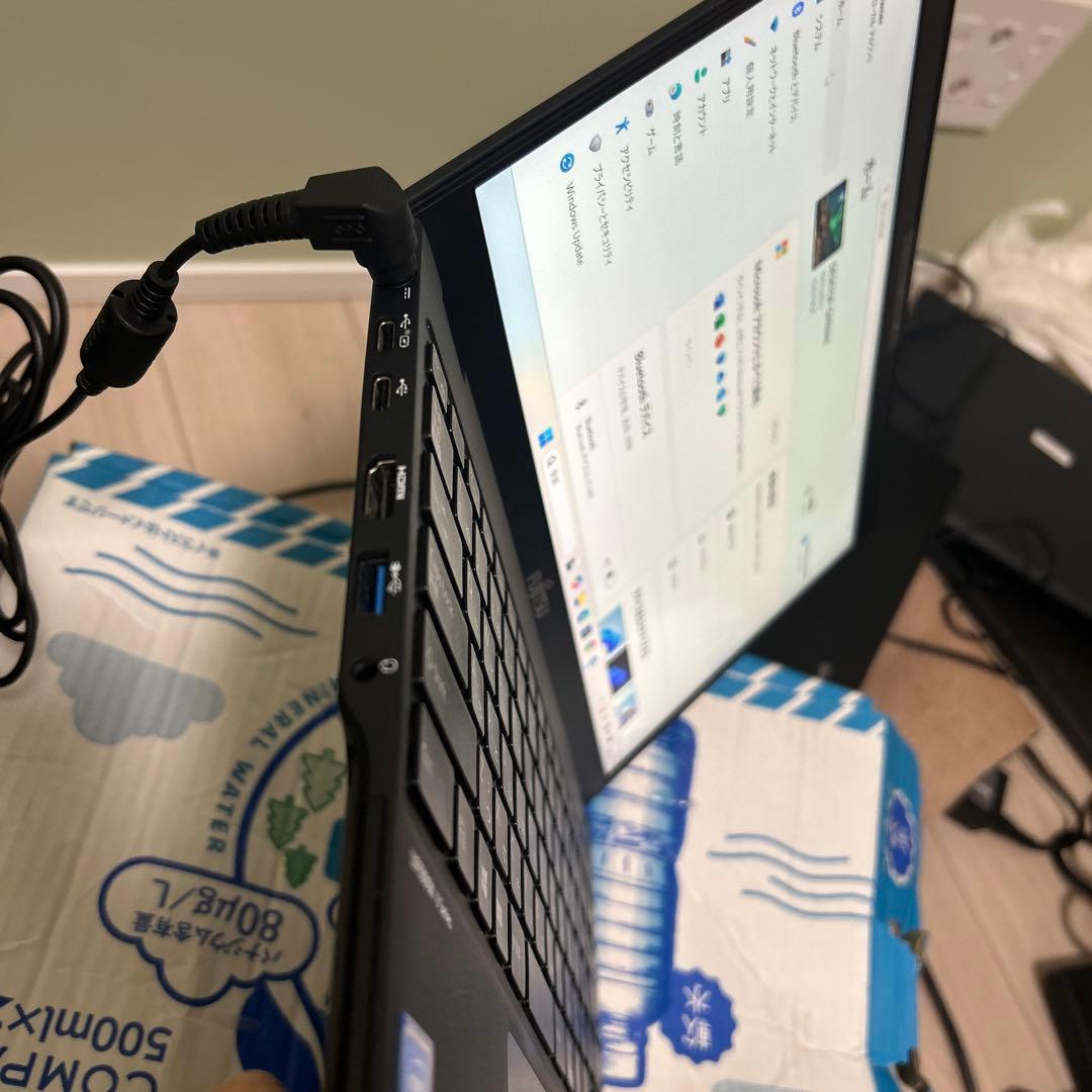 Fujitsu LIFEBOOK U Series ノートパソコン