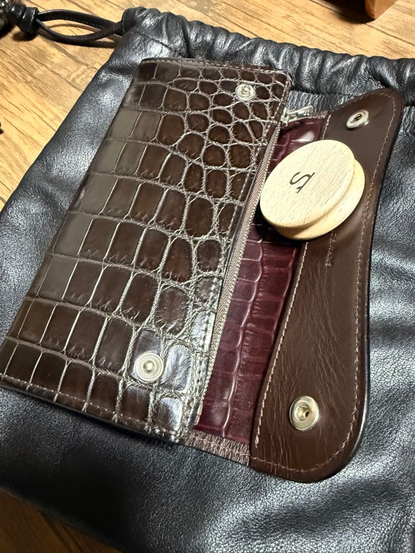 ワイルドスワンズ　ウェイブ　クロコダイル　チョコ