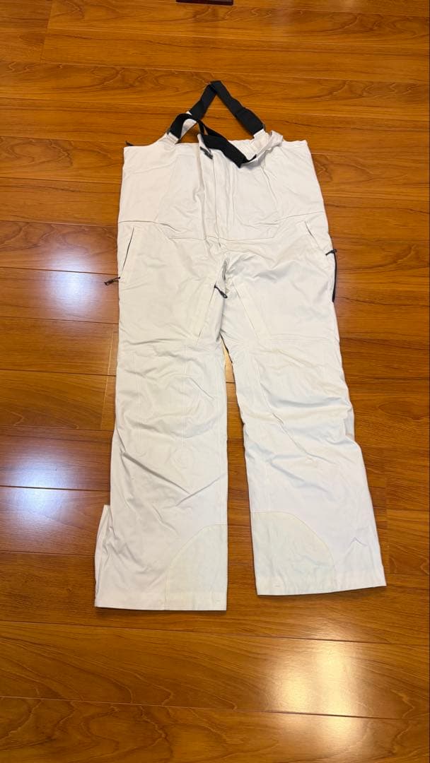 43degreesセットアップ　ホワイト　ビブパンツ ダボっときれます！