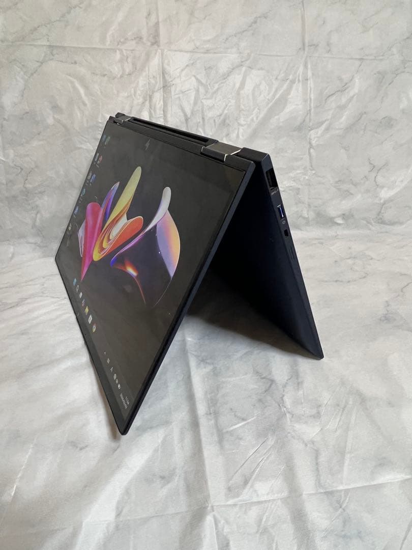 HP Dragonfly i5 8265U ムハマド