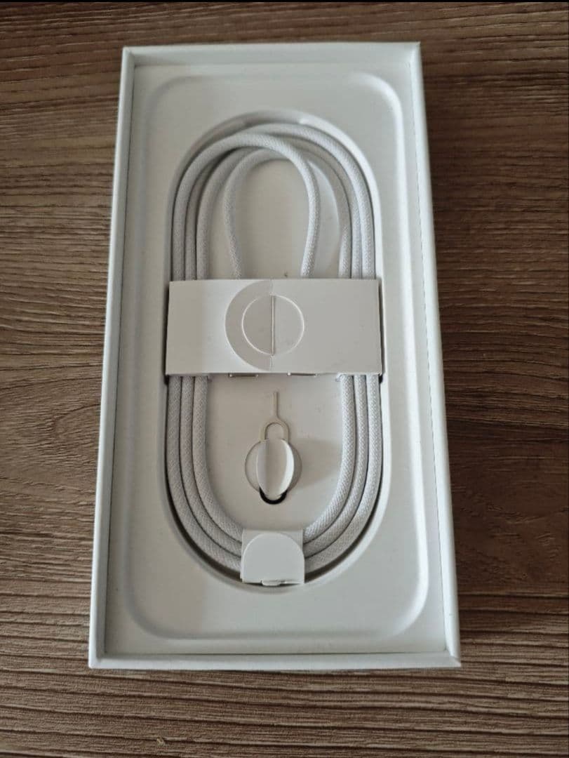 iPhone 16 Pro 128GB（Apple正規修理済・画面新品交換)