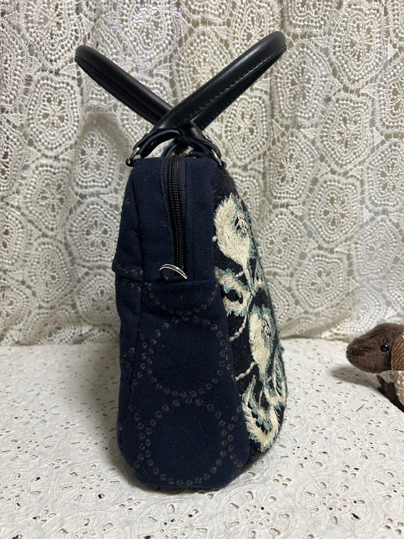 51227Aミナペルホネンハンドメイド　ブガッティラウンドバッグ