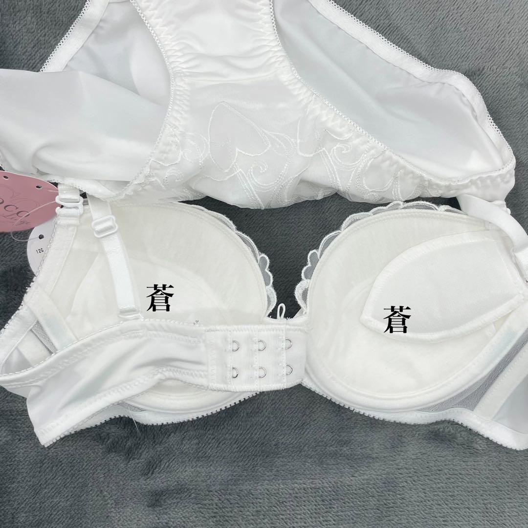 モノトーンレイヤーハート刺繍ブラショーツセット(ホワイト)